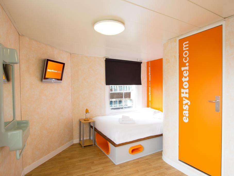 Easyhotel London Heathrow Hayes  Exteriör bild