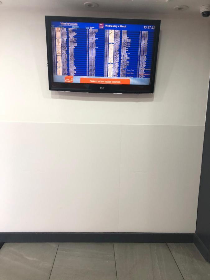 Easyhotel London Heathrow Hayes  Exteriör bild